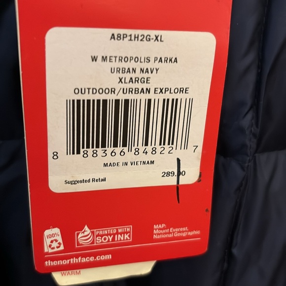 New North Face Coat - Picture 2 of 7